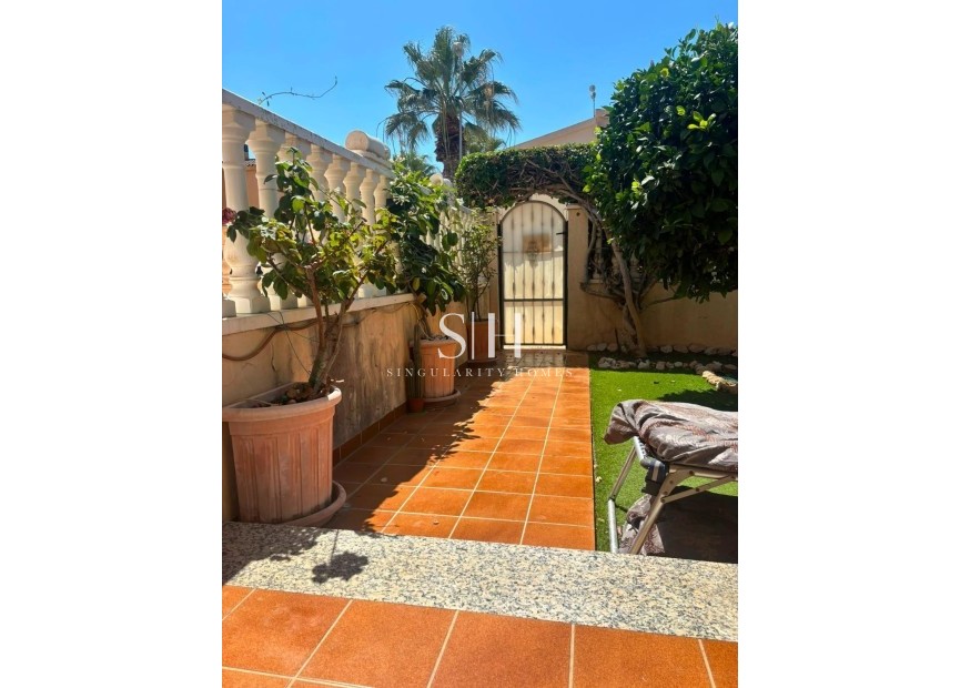 Resale - Villa - Orihuela Costa - Lomas de Cabo Roig