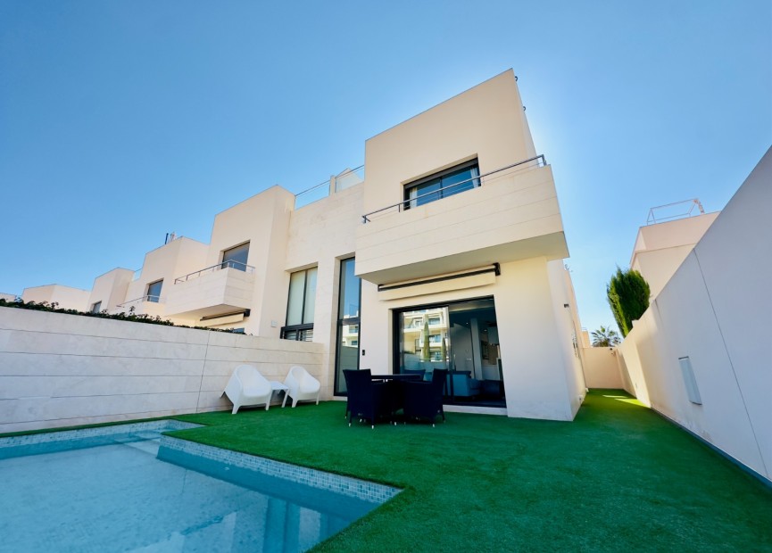 Resale - Villa - Orihuela Costa - Los Dolses