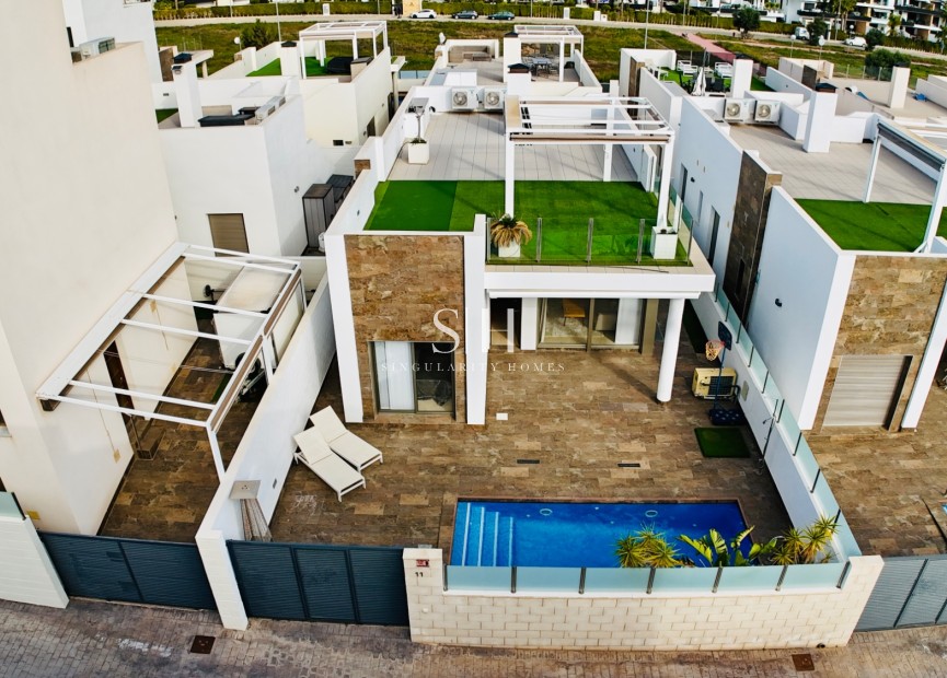 Resale - Villa - Orihuela Costa - Los Dolses