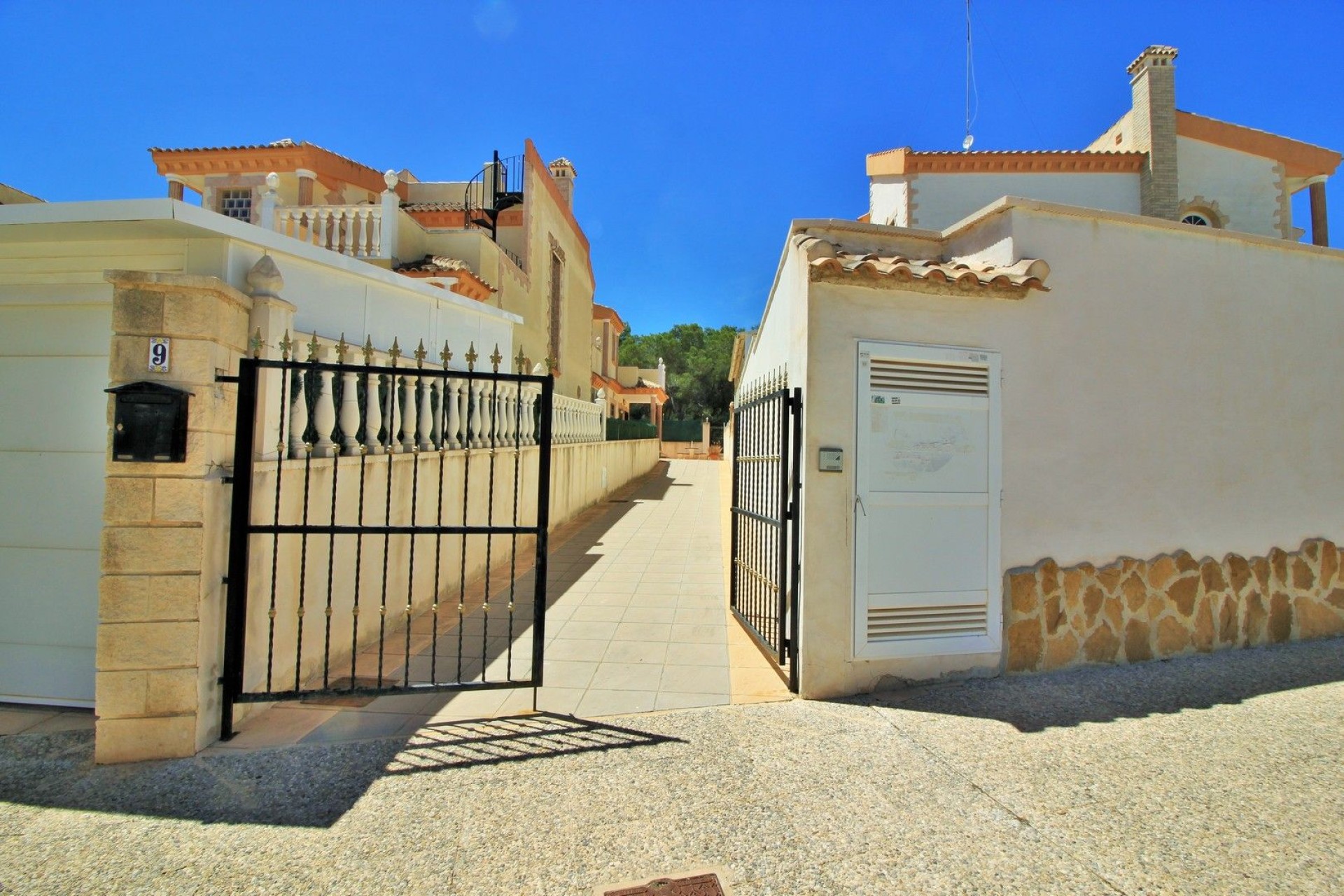 Resale - Villa - Orihuela Costa - Los Dolses