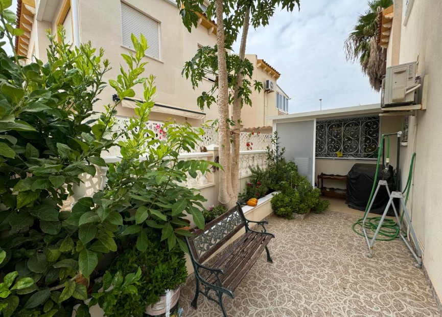 Resale - Villa - Orihuela Costa - Los Dolses