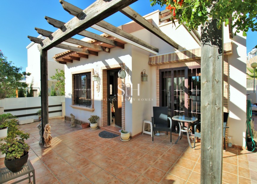 Resale - Villa - Orihuela Costa - PAU 8