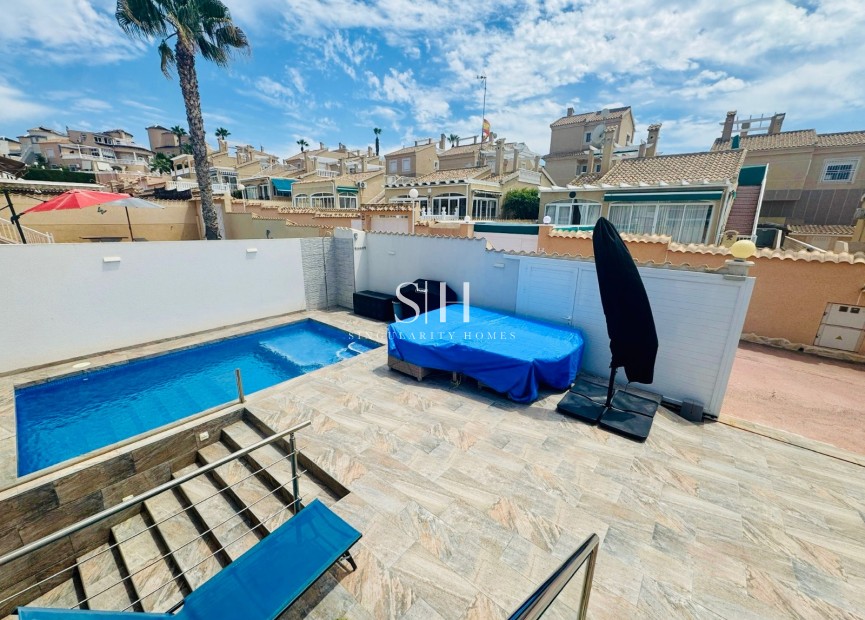 Resale - Villa - Orihuela Costa - Playa Flamenca