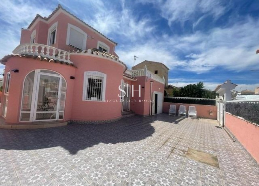 Resale - Villa - Orihuela Costa - Playa Flamenca