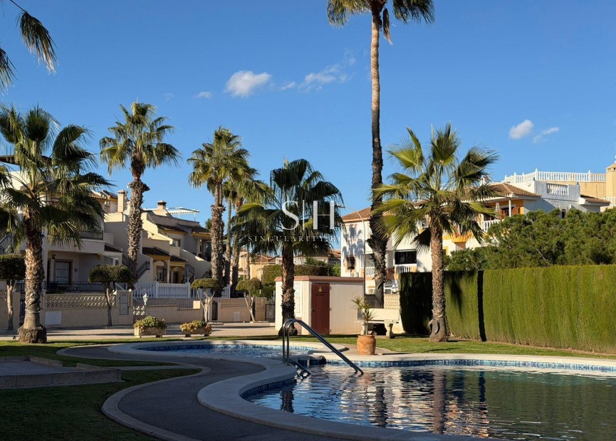 Resale - Villa - Orihuela Costa - Playa Flamenca
