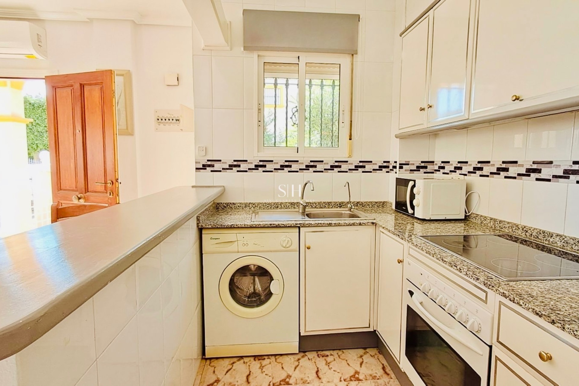 Resale - Villa - Orihuela Costa - Playa Flamenca