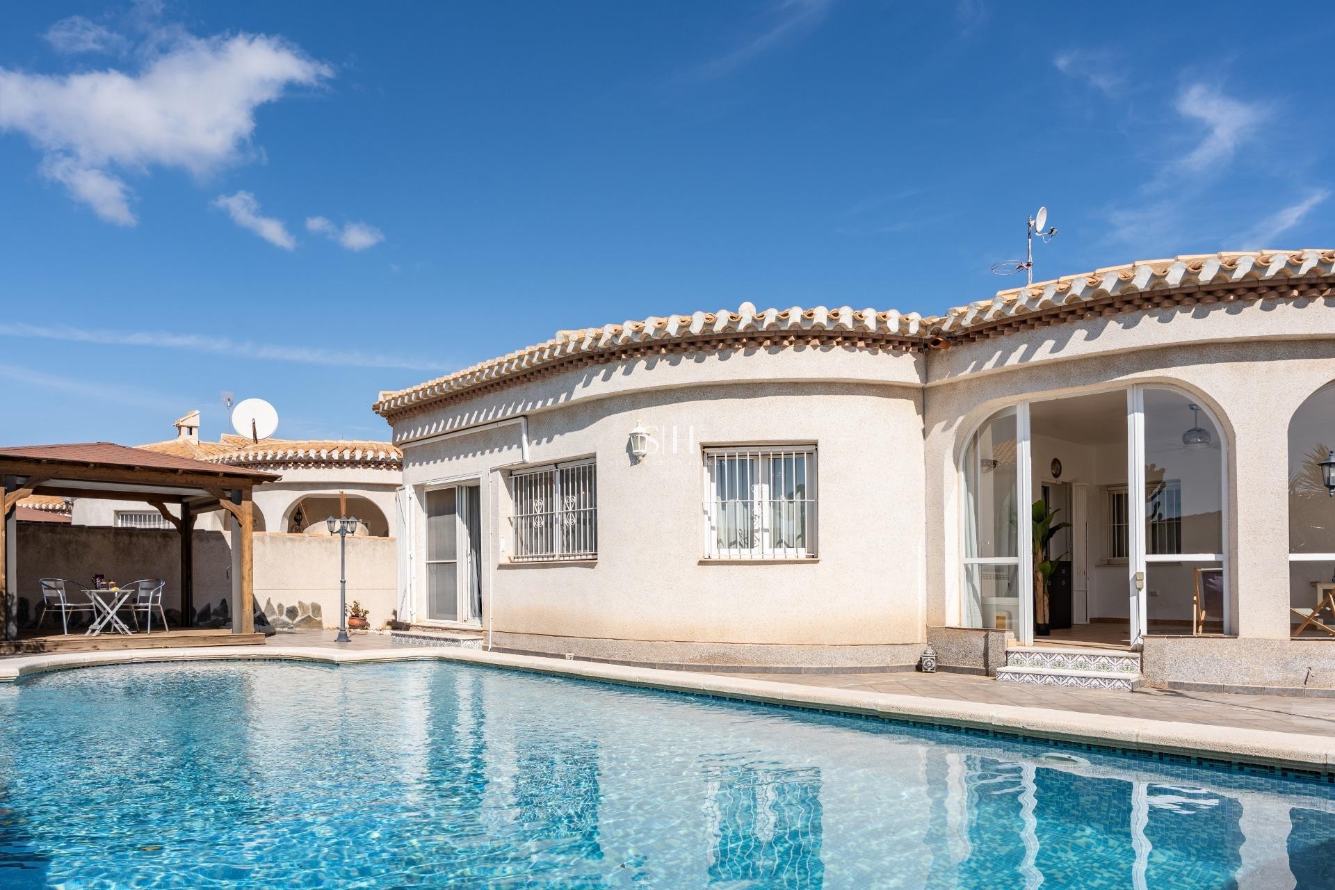 Resale - Villa - Orihuela Costa - Playa Flamenca