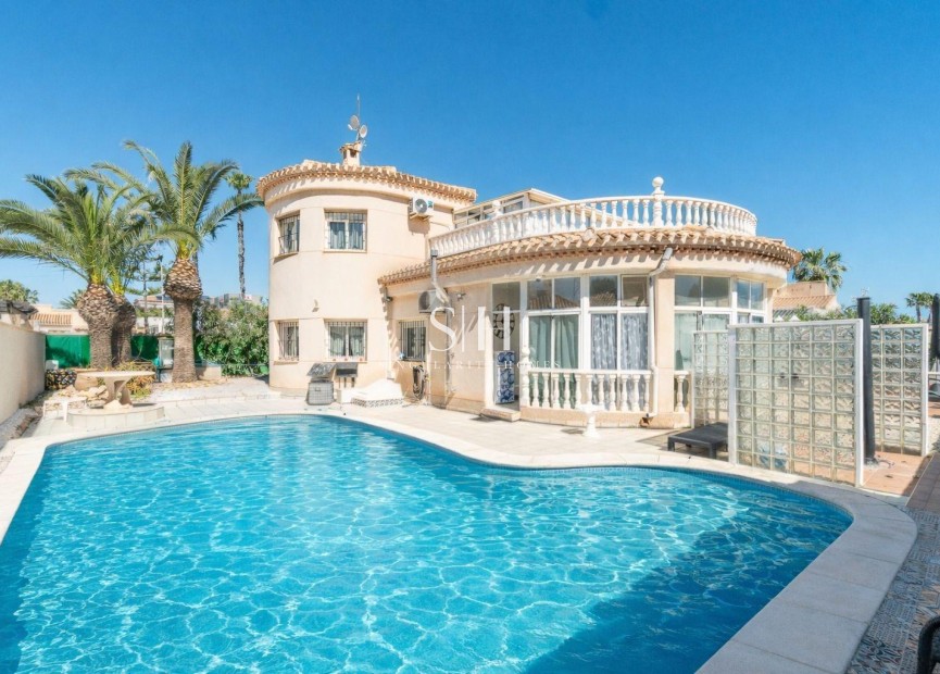 Resale - Villa - Orihuela Costa - Playa Flamenca