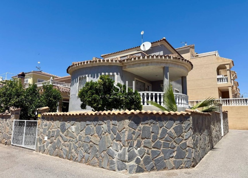 Resale - Villa - Orihuela Costa - Playa Flamenca