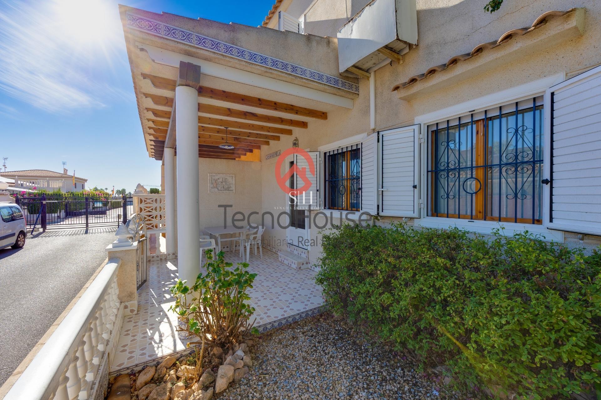 Resale - Villa - Orihuela Costa - Playa Flamenca