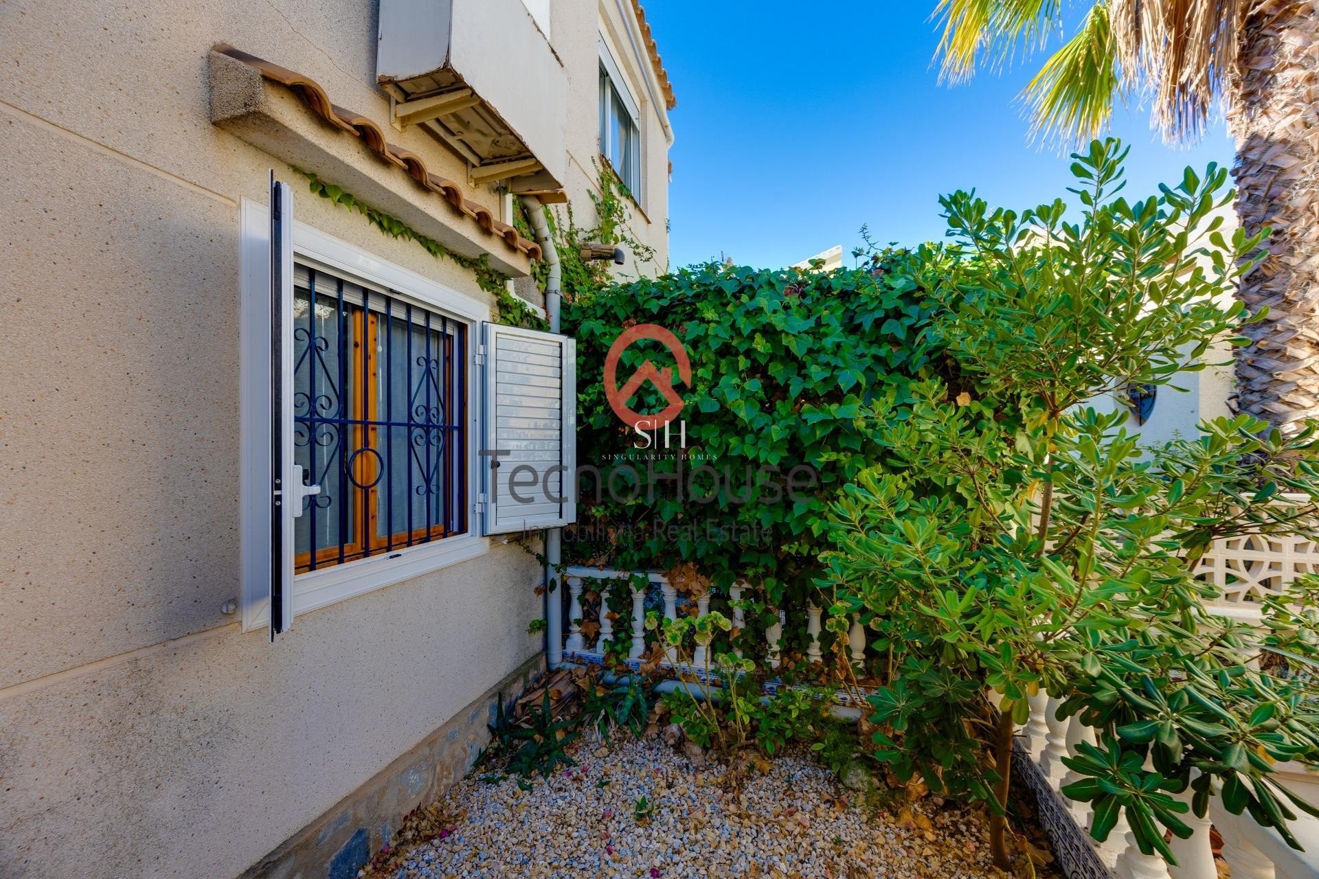 Resale - Villa - Orihuela Costa - Playa Flamenca