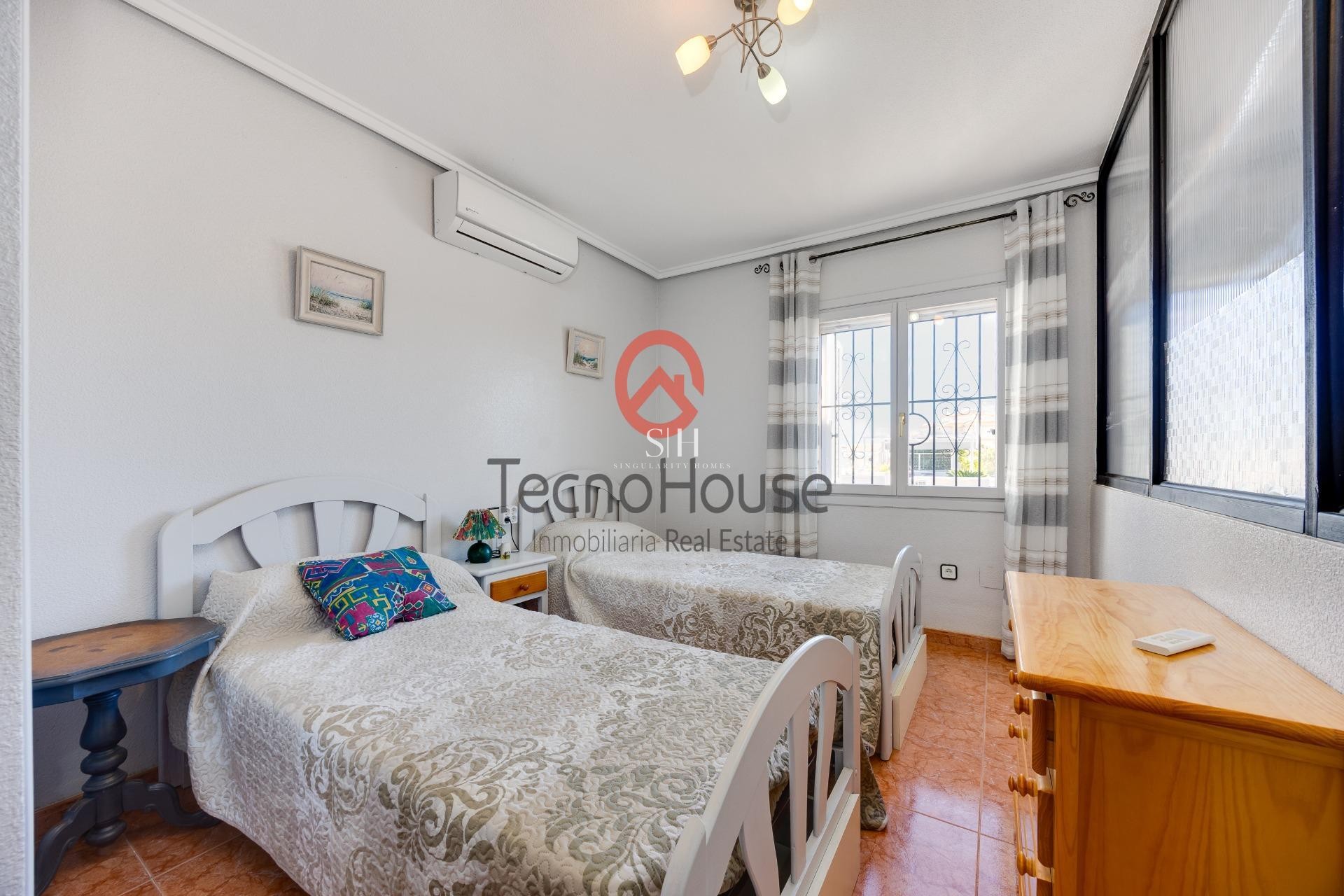 Resale - Villa - Orihuela Costa - Playa Flamenca