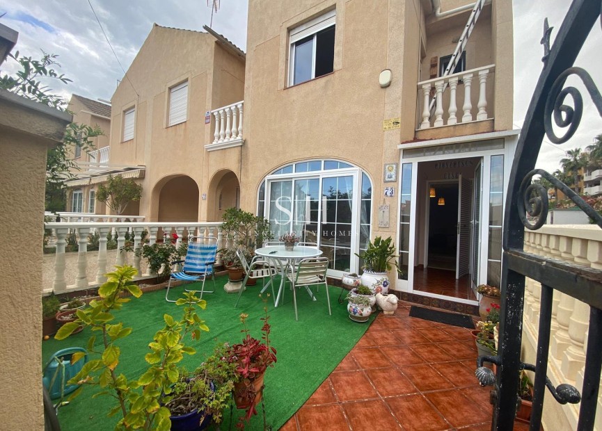 Resale - Villa - Orihuela Costa - Punta Prima