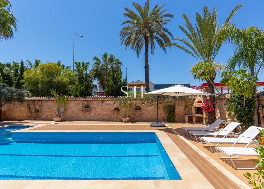 Resale - Villa - Orihuela Costa - Punta Prima