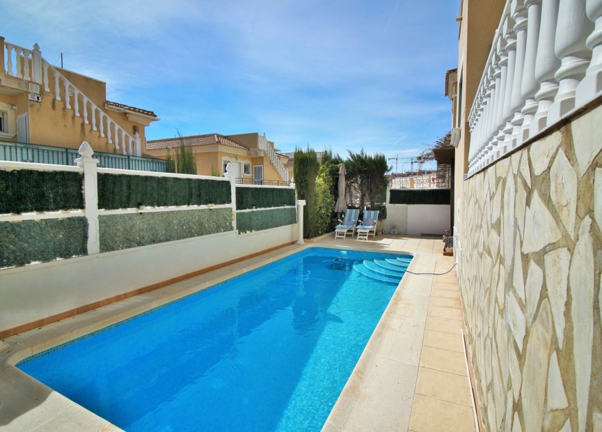 Resale - Villa - Orihuela Costa - Villamartín