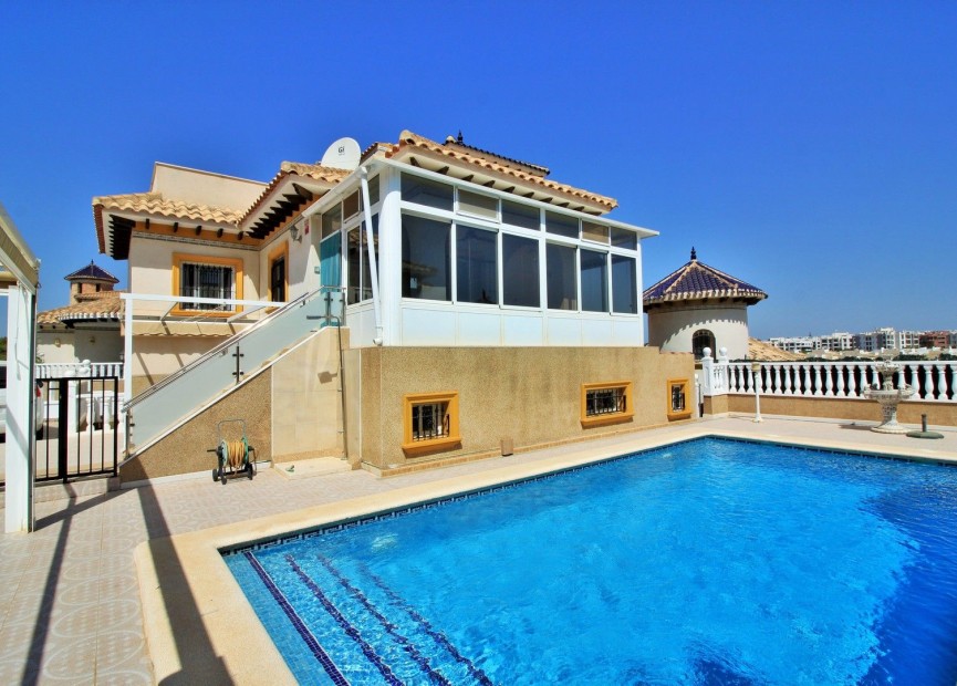 Resale - Villa - Orihuela Costa - Villamartín