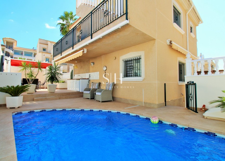 Resale - Villa - Orihuela Costa - Villamartin