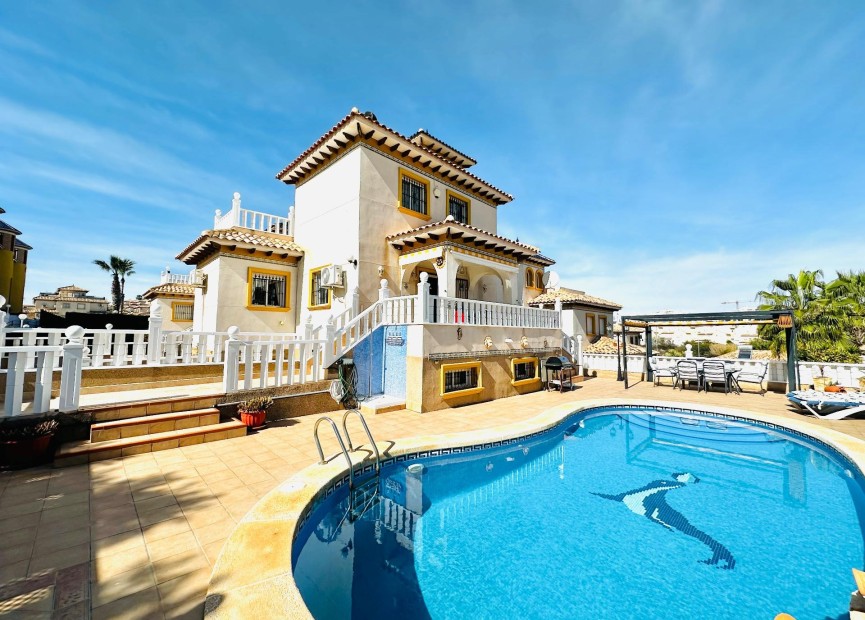 Resale - Villa - Orihuela Costa - Villamartín