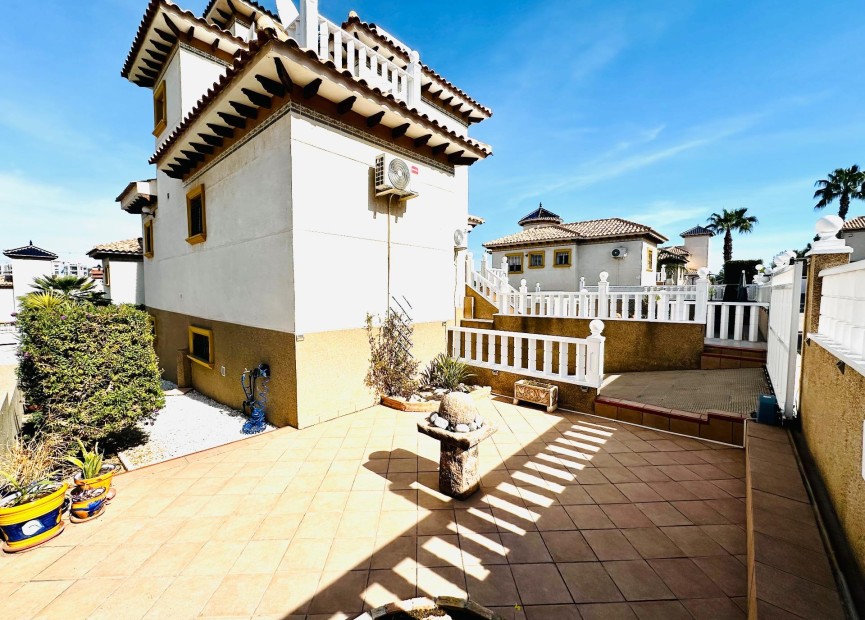 Resale - Villa - Orihuela Costa - Villamartín