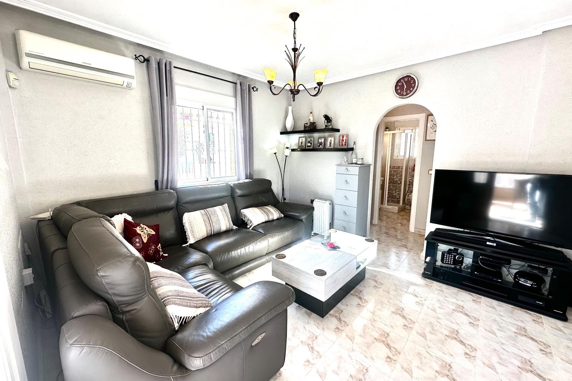 Resale - Villa - Orihuela Costa - Villamartín