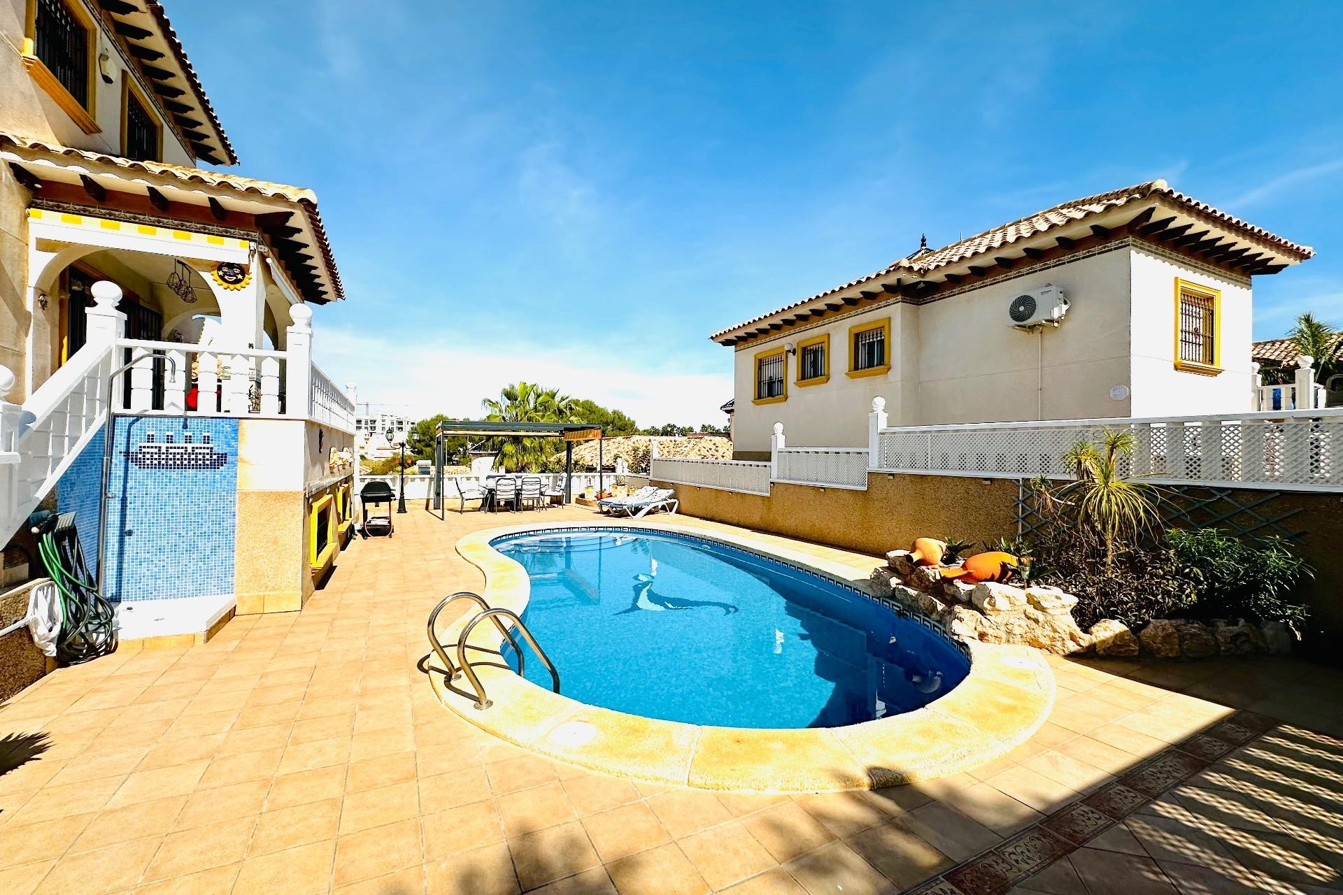 Resale - Villa - Orihuela Costa - Villamartín