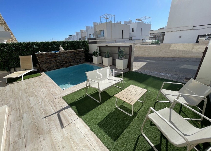 Resale - Villa - Orihuela Costa - Villamartin
