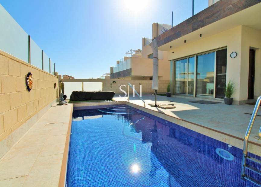 Resale - Villa - Orihuela Costa - Villamartin