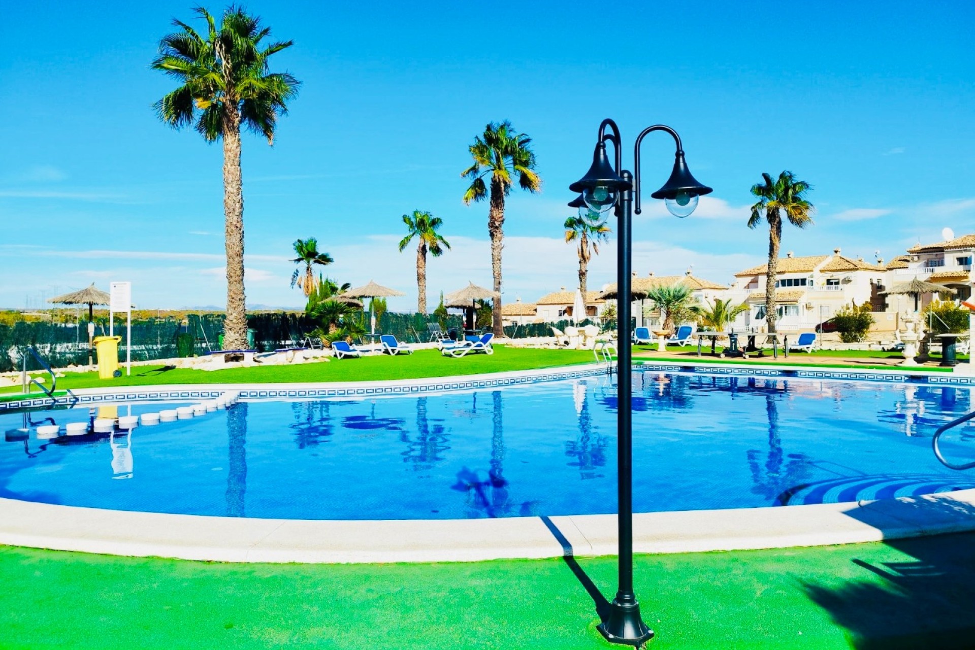 Resale - Villa - Orihuela Costa