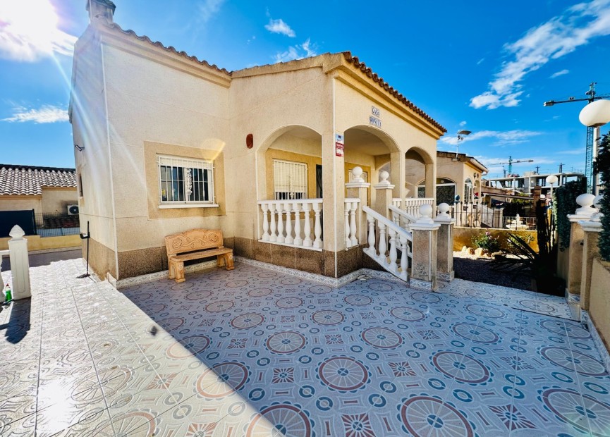 Resale - Villa - Orihuela Costa