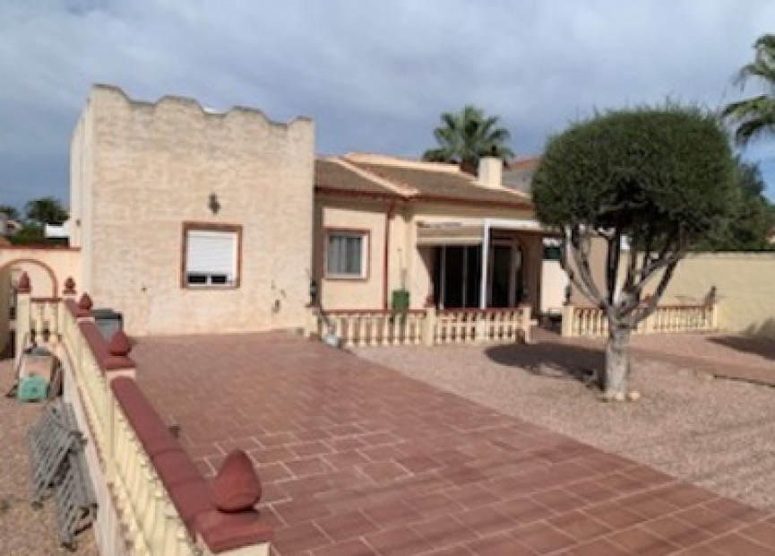 Resale - Villa - San Luis - Inland