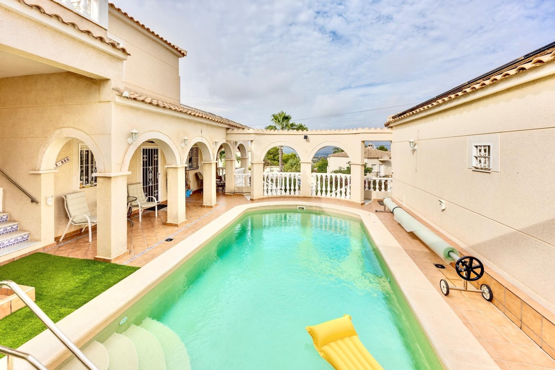 Resale - Villa - San Miguel de Salinas - Ciudad de las comunicaciones