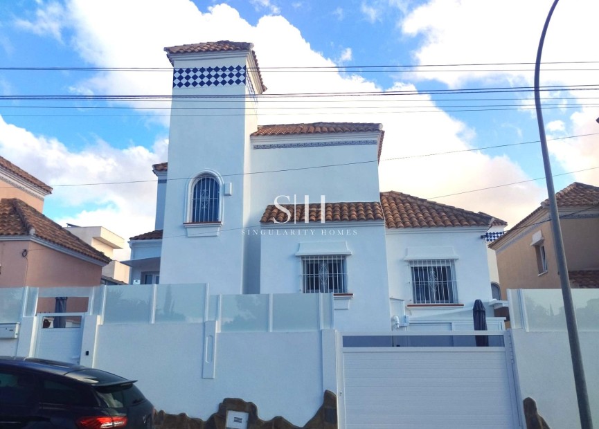 Resale - Villa - San Miguel de Salinas - Inland