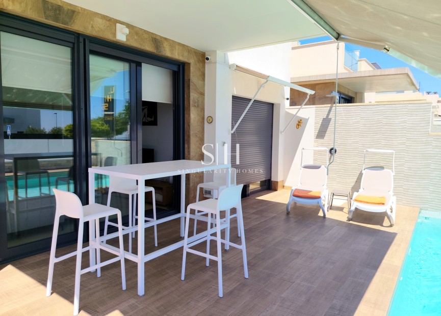 Resale - Villa - San Miguel de Salinas - Inland