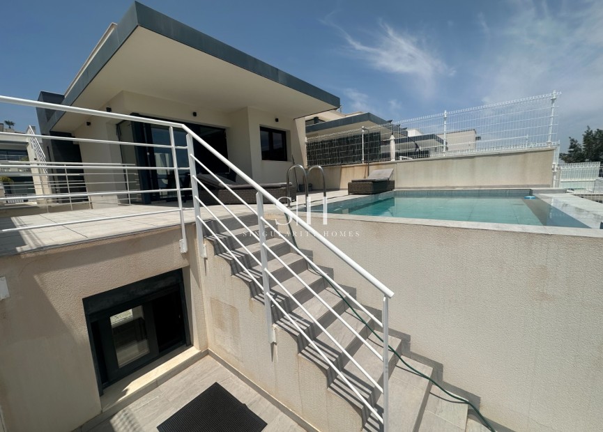 Resale - Villa - San Miguel de Salinas - Inland