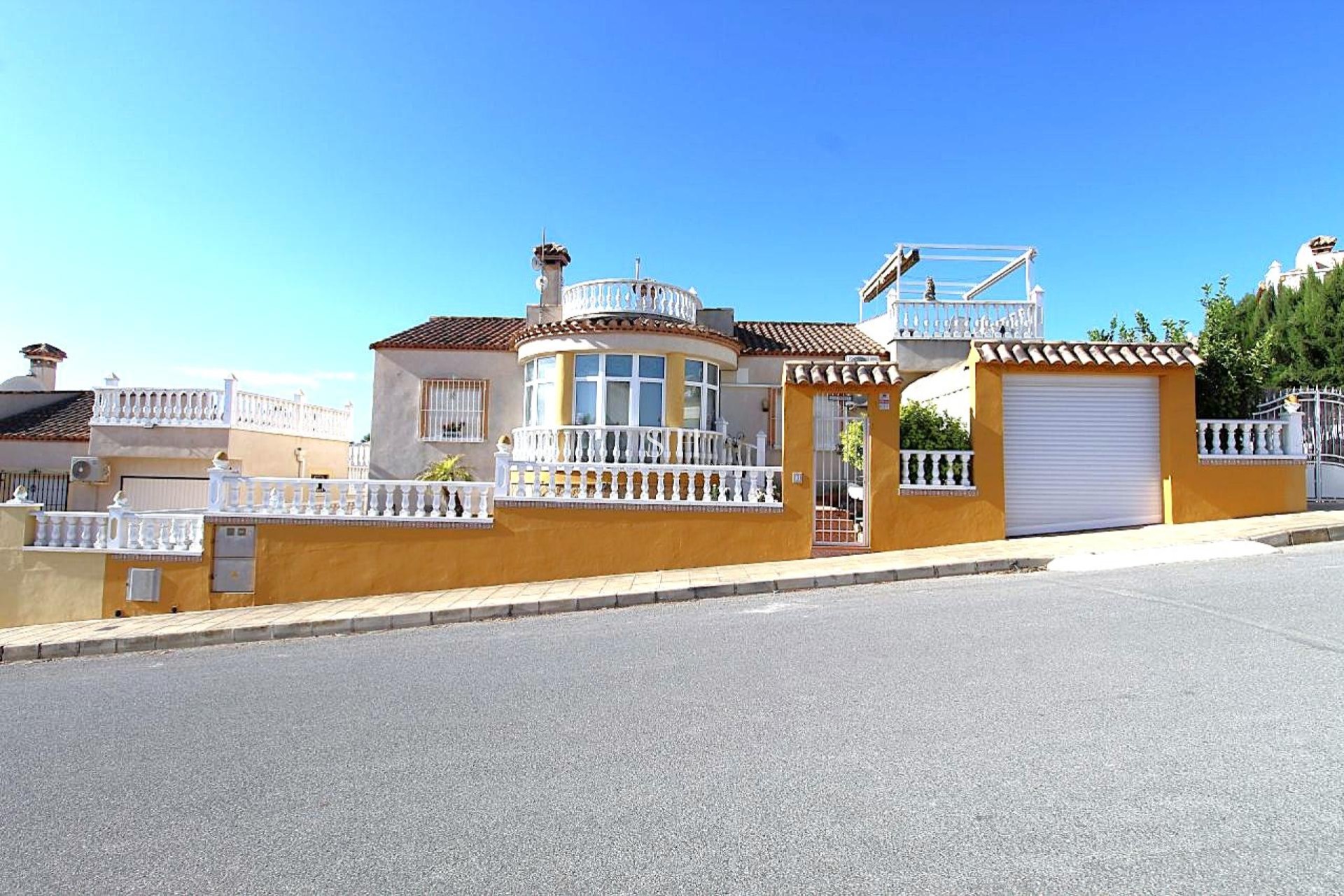 Resale - Villa - San Miguel de Salinas - Inland