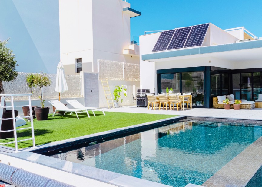 Resale - Villa - San Miguel de Salinas - Mirador De San Miguel