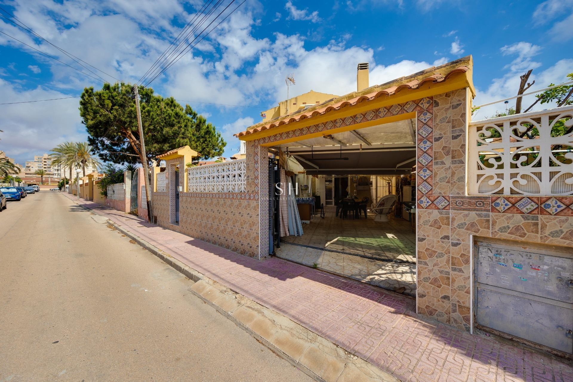 Resale - Villa - Torrevieja - aguas nuevas