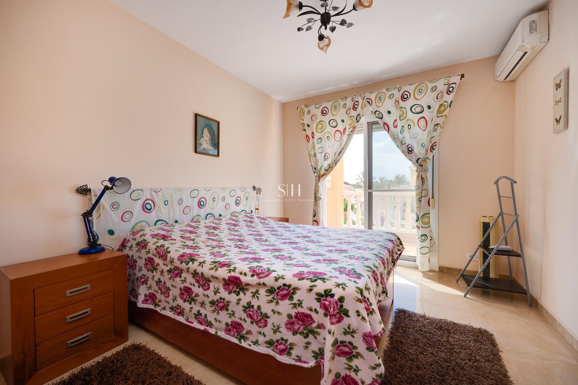 Resale - Villa - Torrevieja - aguas nuevas