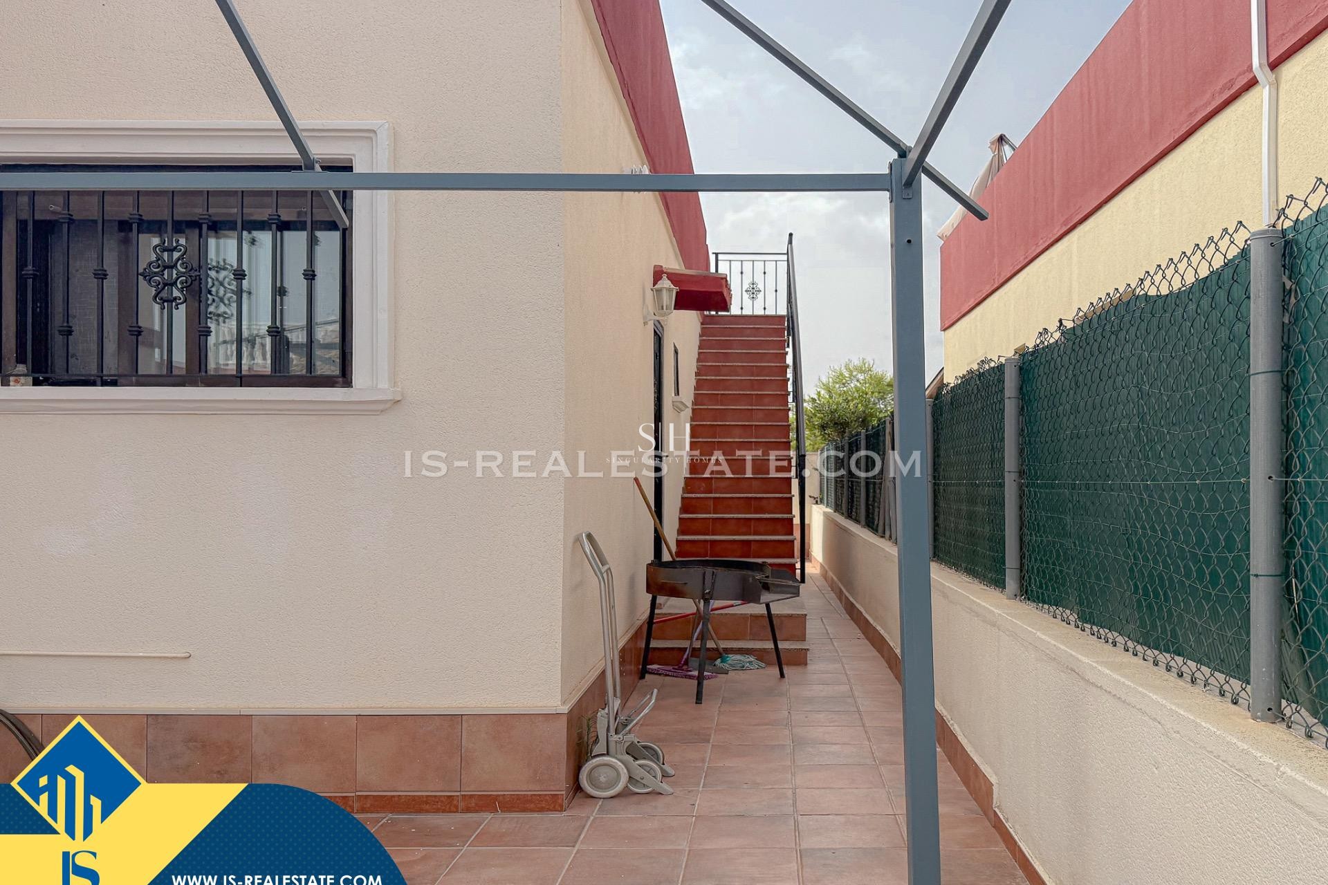 Resale - Villa - Torrevieja - Aguas Nuevas