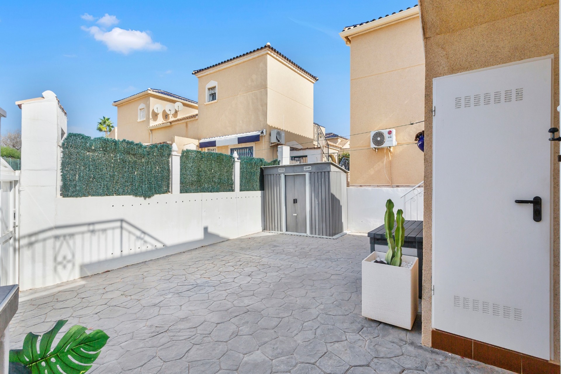 Resale - Villa - Torrevieja - Costa Blanca