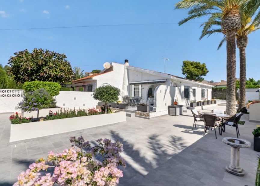 Resale - Villa - Torrevieja - Costa Blanca
