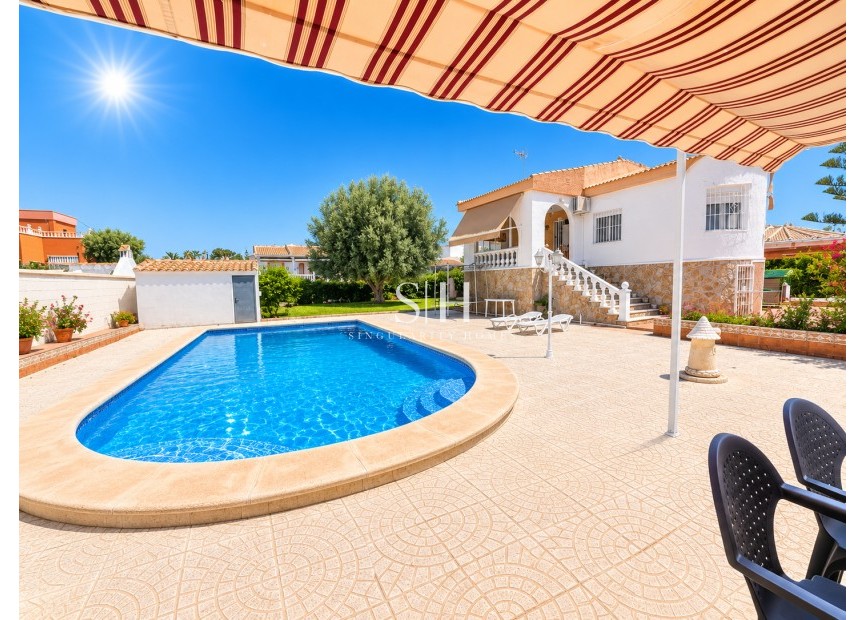 Resale - Villa - Torrevieja - Costa Blanca