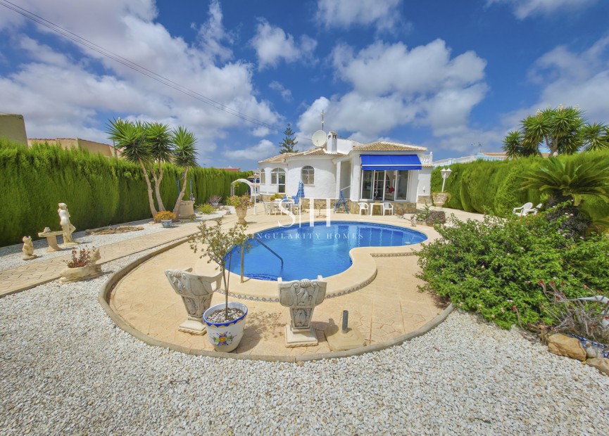Resale - Villa - Torrevieja - Costa Blanca