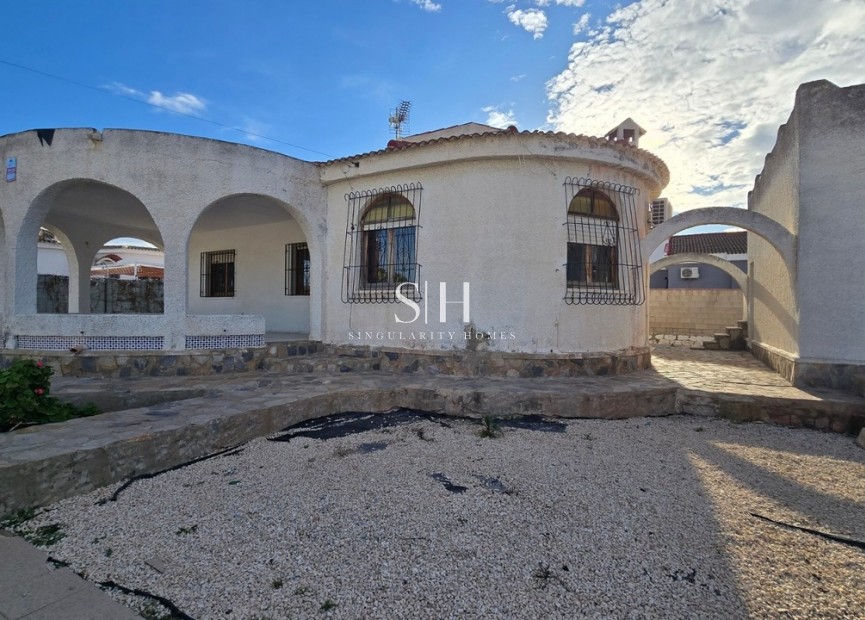 Resale - Villa - Torrevieja - Inland