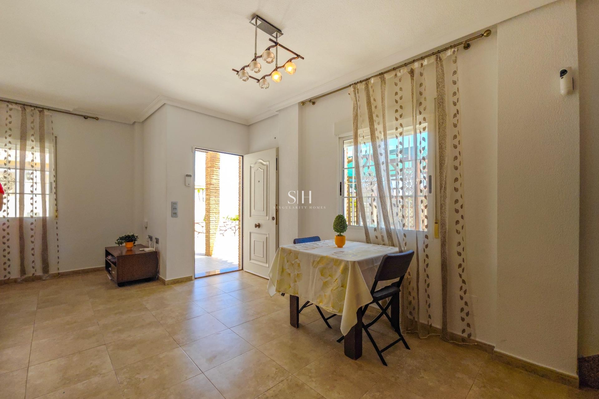 Resale - Villa - Torrevieja - La Mata