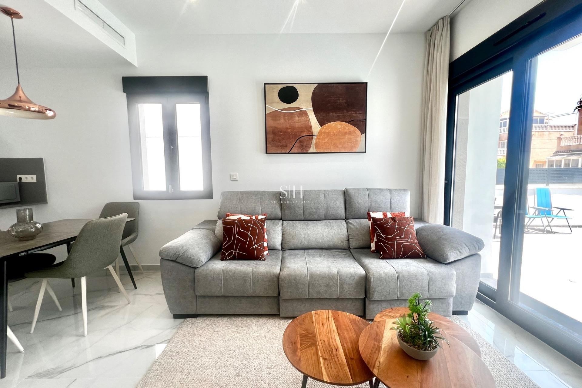 Resale - Villa - Torrevieja - La Siesta - El Salado - Torreta