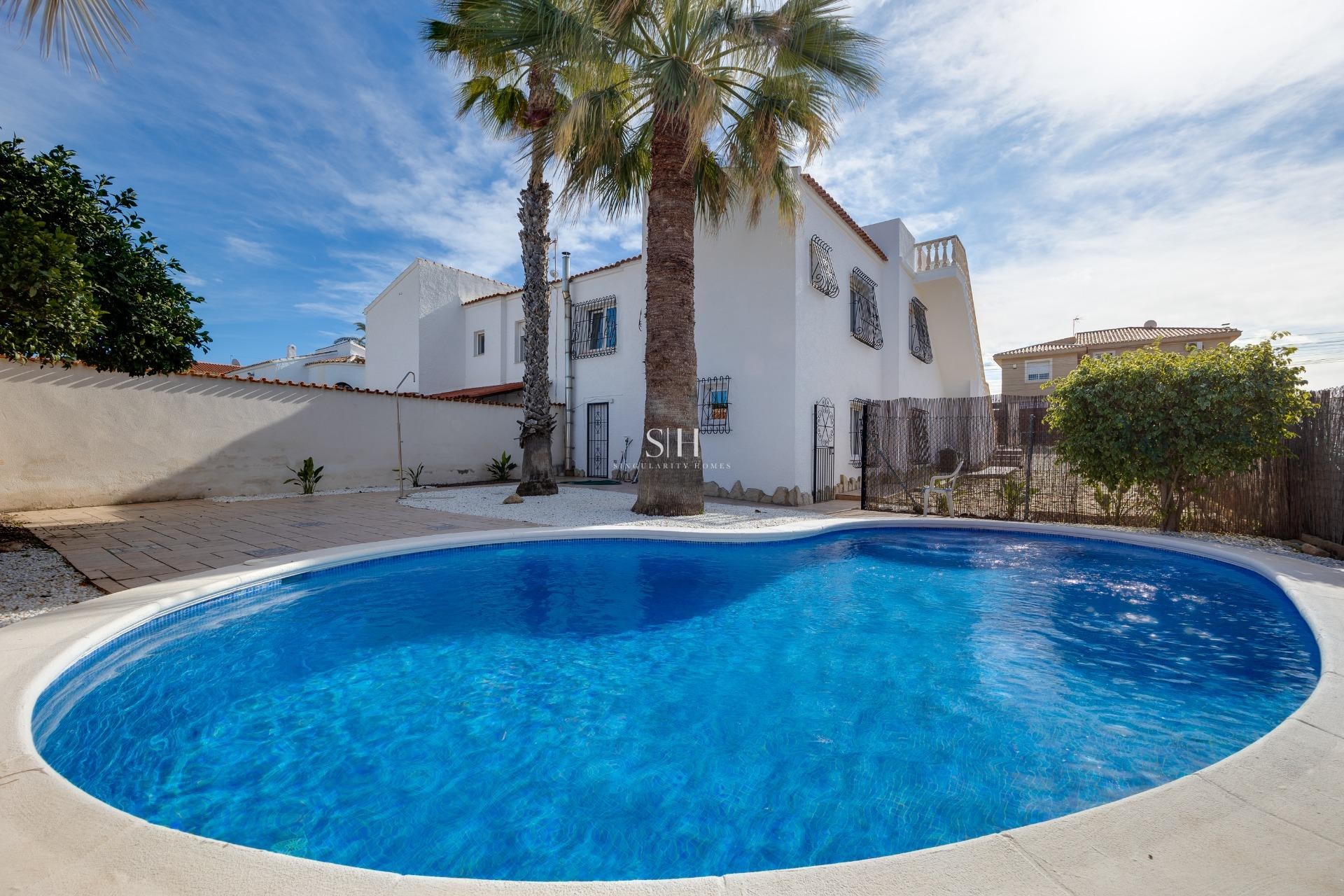 Resale - Villa - Torrevieja - La Siesta - El Salado - Torreta