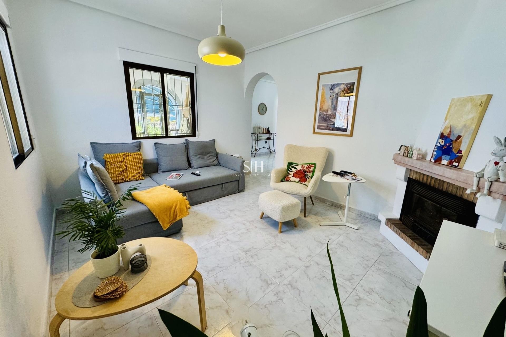 Resale - Villa - Torrevieja - La Siesta - El Salado - Torreta