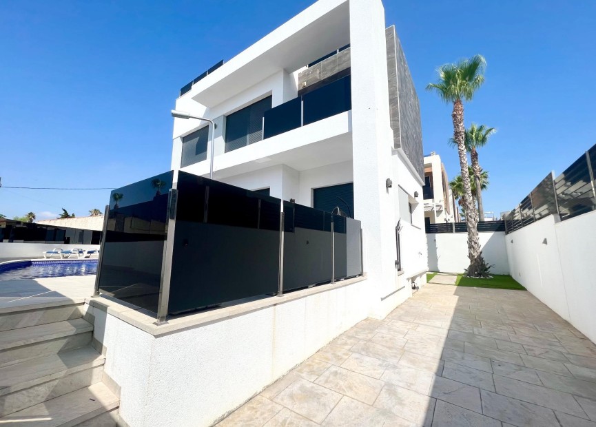 Resale - Villa - Torrevieja - Las calas