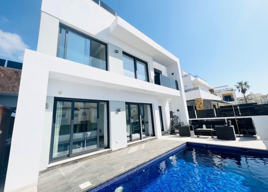 Resale - Villa - Torrevieja - Las calas